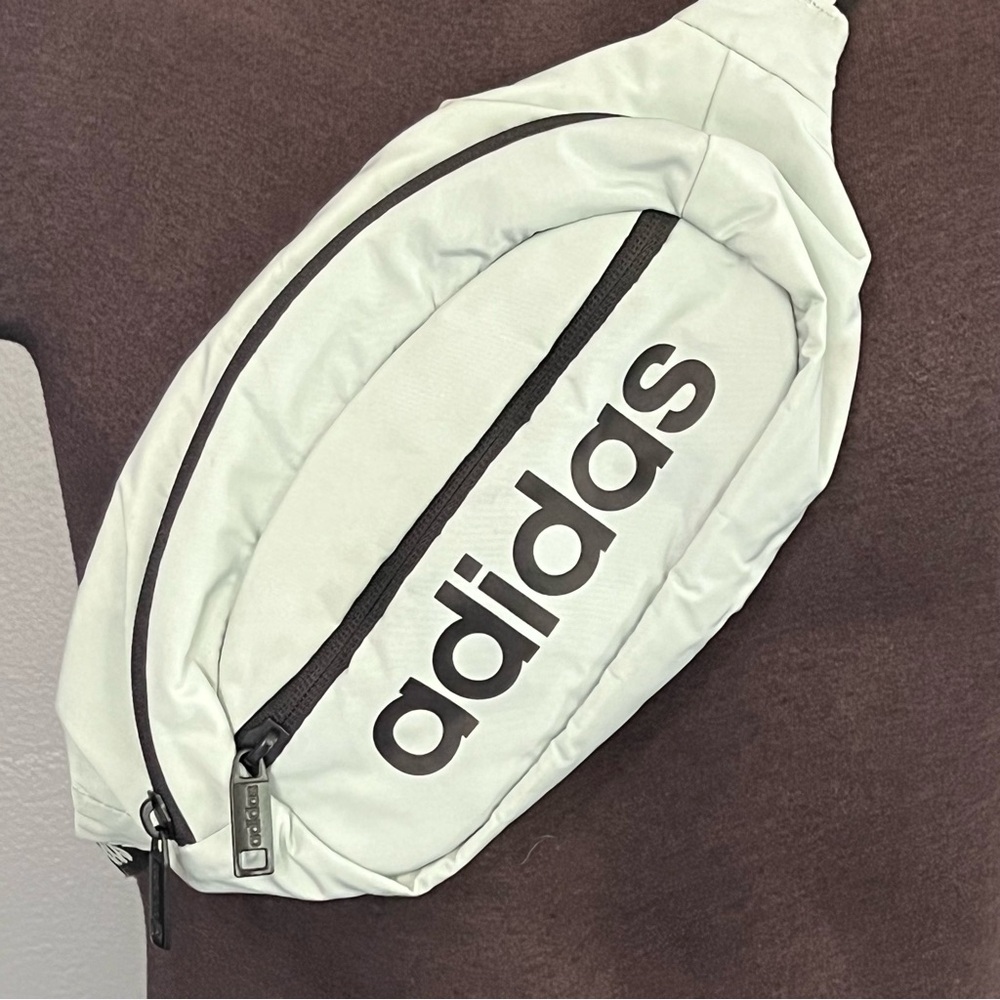 Adidas Crossbody Bag Fanny Pack Gray Puffer One Strap Zip Closure Bag - Picture 2 of 8